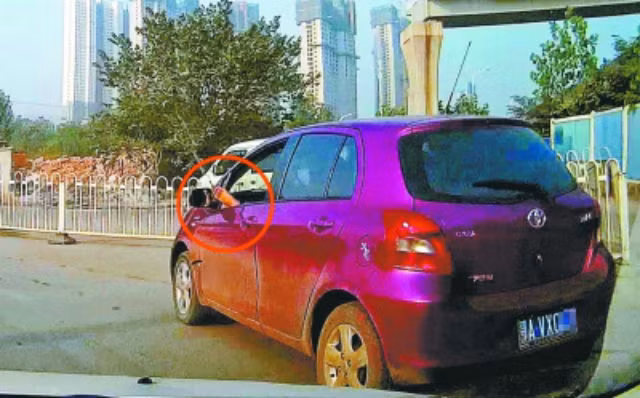 Hình ảnh được nhân chứng giao nộp cho Sở Cảnh sát tỉnh Vũ Hán, Trung Quốc.