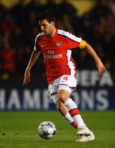 Khi nói đến công phát hiện vào khai sáng cầu thủ của Wenger thì người sáng giá nhất đó là Cesc Fabregas. Từ một viên ngọc thô bước tới nước Anh từ Barca, qua bàn tay nhào nặn của Wenger, Cesc tiến bộ vượt bậc và sớm trở thành linh hồn của "pháo thủ thành London".