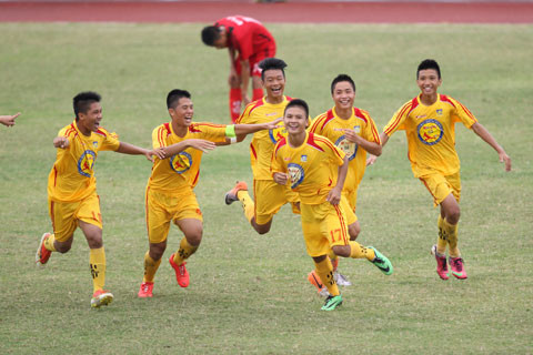 4. Hà Nội T&amp;T: Là một trong những đội bóng “non trẻ” nhưng HN.T&amp;T đã chú trọng đến công tác đào tạo trẻ trong thời gian qua. Đội bóng Thủ đô cũng đang nổi lên như một đối thủ cạnh tranh đáng gờm đối với các trung tâm đào tạo trẻ có tiếng như SLNA, SHB.ĐN... Tính hiệu quả của công tác đào tạo trẻ ở HN.T&amp;T được khẳng định qua các danh hiệu vô địch U19 QG, U21 QG, hạng nhì U17 QG trong những năm gần đây.