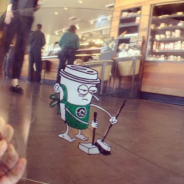 Cốc Starbuck tội nghiệp.