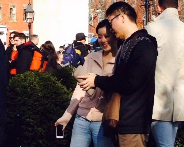 Lần này, những hình ảnh thân mật với bạn trai tin đồn U40 bị rò rỉ trên mạng đã làm cộng đồng mạng dậy sóng và đang chờ phản ứng của cô.