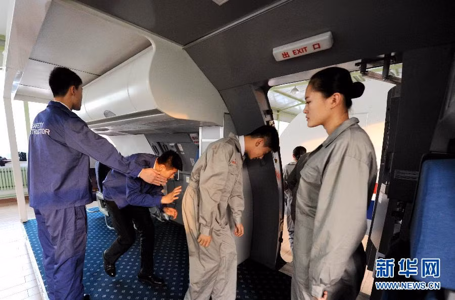 Thực hành đào tạo sơ tán khẩn cấp.