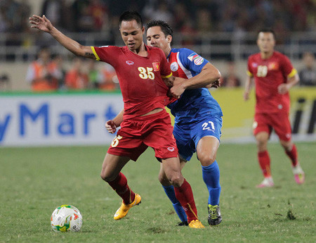 Ngoài ra, tình hình chấn thương của hậu vệ trái Xuân Thành cũng đang tiến triển đáng kể. Sau trận đấu cuối cùng ở vòng bảng với Philippines, Xuân Thành đã bị chấn thương háng và không đủ thể lực để thi đấu ở trận đấu bán kết lượt đi với Malaysia vừa qua.