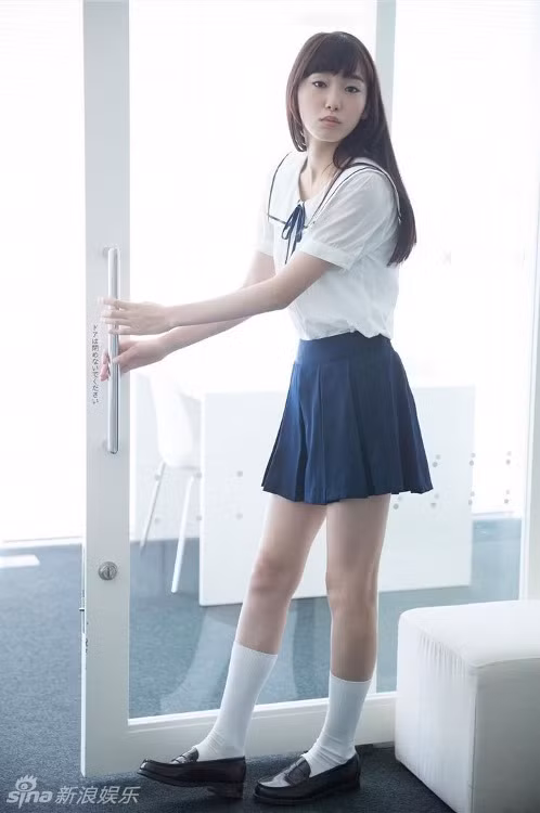 Mặc dù vậy, những bức ảnh đáng yêu và xinh đẹp của Marie Iitoyo vẫn đang lan truyền trên mạng nhanh chóng và nhận được sự ủng hộ cũng như tán dương của cư dân mạng.