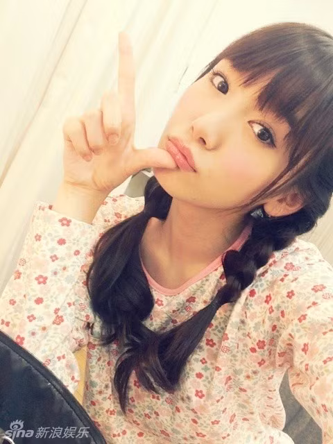 Marie Iitoyo được nhiều cư dân mạng ca ngợi bởi vẻ đẹp tự nhiên của mình. Nhiều người đã tung hô cô bạn như một tiểu nữ thần tuổi teen. "Cô ấy thật xinh đẹp, vẻ đẹp trong trẻo và tinh khiết", "Marie Iitoyo không nổi tiếng như Aragaki nhưng cô ấy cũng xinh đẹp ngang ngửa cô ấy"...