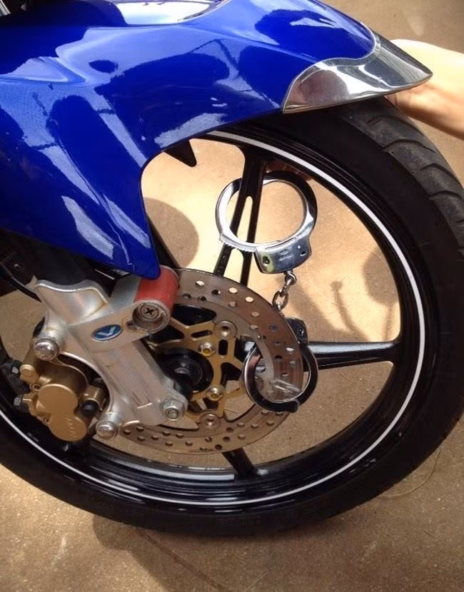 Khóa xe chống trộm.