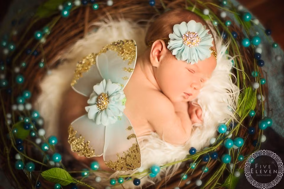 Mẹ yêu lâu về quá, phải ngủ một giấc thôi.