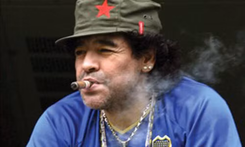 Sau khi ghi bàn vào lưới đội tuyển Hy Lạp, huyền thoại bóng đá người Argentina đã có hành động ăn mừng như một kẻ nghiện hút. BTC giải đã quyết định lấy mẫu thử đối với cầu thủ này và anh bị phát hiện dương tính với một số chất ma túy bị cấm. Ngay lập tức Maradona bị trục xuất về nước và phải nhận án phạt nặng từ FIFA.