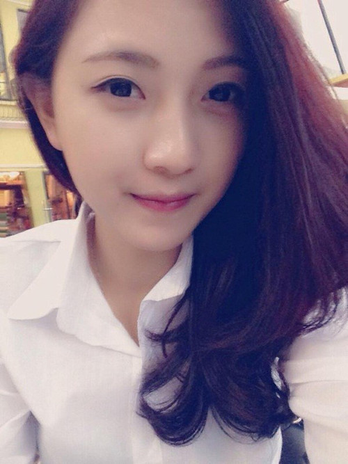 Thúy Ngân, giáo viên trường tiểu học Tân Định (Hà Nội), sinh năm 1991, là một trong những giáo viên trẻ nhất của trường.