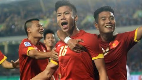 Quế Ngọc Hải là người đóng góp bàn thắng đầu tiên cho đội tuyển Việt Nam tại AFF Cup lần này. Sức mạnh tấn công của ĐTVN ở AFF lần này phụ thuộc rất nhiều vào những tình huống bơm bóng bên cánh của Ngọc Hải. Bên phía cánh phải, Ngọc Hải lên công về thủ đều đặn. Ảnh: Bongdaplus.