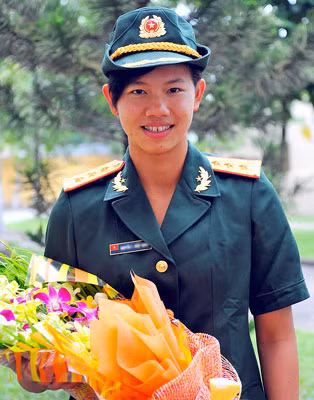 Ánh Viên sớm bộc lộ tài năng khi đoạt 6 HC vàng, 3 HC bạc và 2 HC đồng, phá 2 kỷ lục Đông Nam Á ở giải các lứa tuổi Đông Nam Á tháng 6/2011.