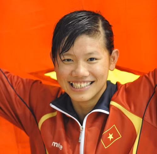 Ánh Viên liên tiếp gặt hái nhiều thành công và nổi lên như một hiện tượng trong làng bơi lội. Đặc biệt, trong năm 2011, tại giải bơi lội các nhóm tuổi vô địch toàn quốc, Ánh Viên đã xuất sắc giành 10 HCV/10 cự ly đăng ký.