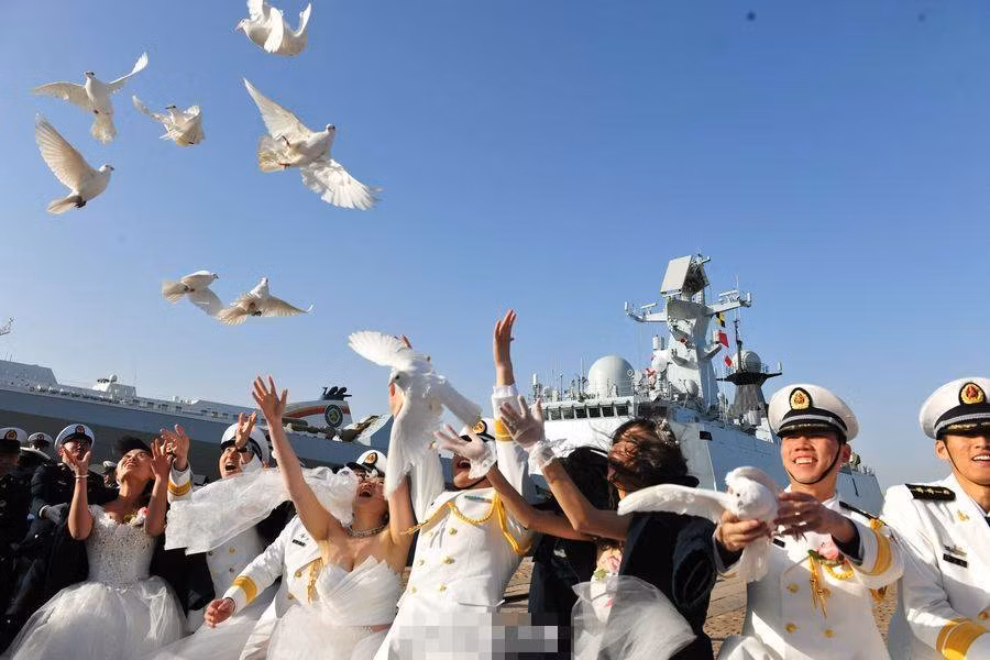 Đám cưới tập thể đặc biệt này cũng nhận được nhiều sự quan tâm từ báo đài của Trung Quốc khi những hình ảnh đẹp về sự kiện này liên tục được các phương tiện truyền thông đăng tải.