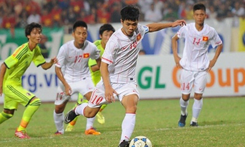 Trận gặp U19 Nhật Bản tại Mỹ Đình vừa qua, Công Phượng biểu diễn màn sút penalty theo phong cách panenka làm mãn nhãn các CĐV nhà.