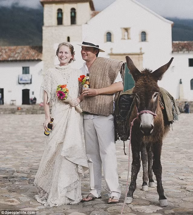 Tuy nhiên, sau đó, kế hoạch tìm nơi tuyệt nhất trên thế giới để làm đám cưới đã biến thành kế hoạch tổ chức đám cưới ở khắp mọi nơi họ có dịp đặt chân đến. Alex và Lisa luôn cố gắng hết sức mình để kết hợp các yếu tố truyền thống của địa phương vào đám cưới của mình tại vùng miền đó.