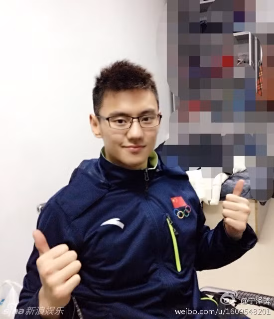 "Anh ấy rất đẹp trai, trắng trẻo, khỏe mạnh, thân hình quyến rũ. Đúng là một hình mẫu lý tưởng của các cô gái", "Ningze Tao vừa đẹp trai, tài năng lại cao như thế, cô gái nào mới xứng với anh đây?", rất nhiều cư dân mạng dành những lời khen ngợi có cánh cho chàng hot boy.