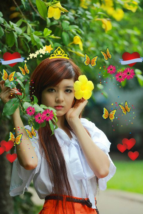 Sau khi tốt nghiệp lớp 12, Lilly Luta bắt đầu bước vào con đường làm người mẫu và nuôi lại bộ tóc dài của mình.