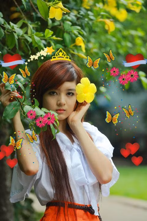 Sau khi tốt nghiệp lớp 12, Lilly Luta bắt đầu bước vào con đường làm người mẫu và nuôi lại bộ tóc dài của mình.