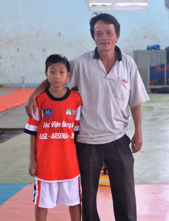 Huỳnh Tuấn Vũ là học viên khóa III của học viện bóng đá HAGL Arsenal JMG và là một trong 4 cái tên được chọn ngay từ vòng sơ loại.