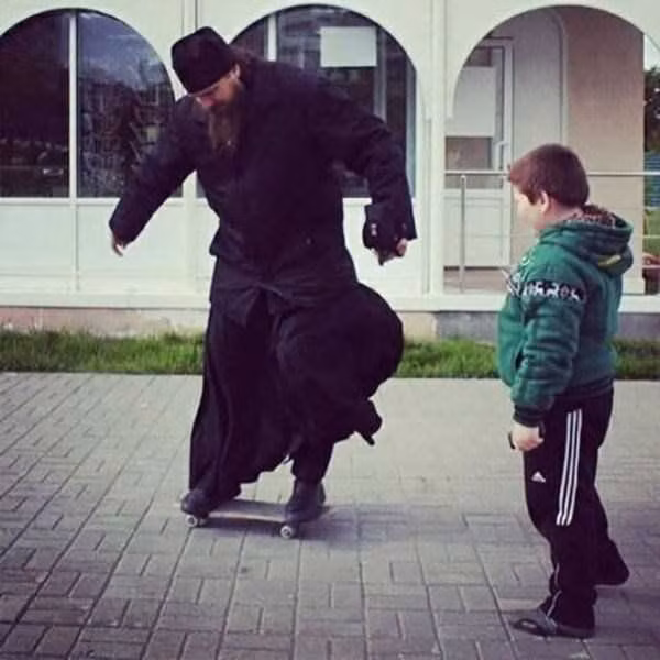 Cháu nhìn chú làm đây mà học.