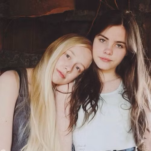 Đa số bày tỏ sự ngạc nhiên, khó tin rằng "Thiên thần Đan Mạch" và cô gái trong ảnh là một người, đồng thời cũng bày tỏ sự thán phục với công nghệ trang điểm.