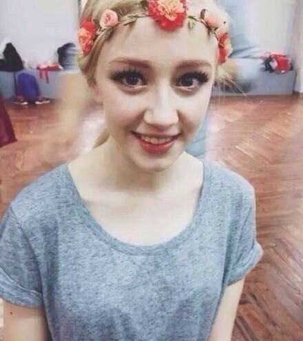 Những hình ảnh Sidsel xinh đẹp trong hậu trường của buổi diễn cũng nhận được rất nhiều like của cư dân mạng.