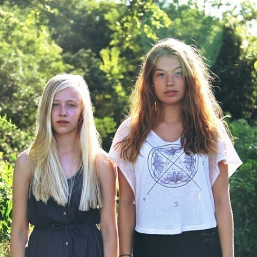 Nhiều ý kiến cũng đồng tình rằng, ngoài đời Sidsel cũng sở hữu vẻ đẹp trong sáng, dễ thương, tuy nhiên sự khác biệt lớn phía sau sân khấu vẫn khiến người xem bị bất ngờ.