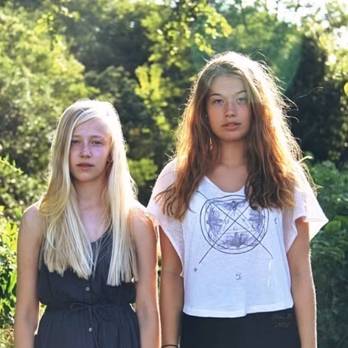 Nhiều ý kiến cũng đồng tình rằng, ngoài đời Sidsel cũng sở hữu vẻ đẹp trong sáng, dễ thương, tuy nhiên sự khác biệt lớn phía sau sân khấu vẫn khiến người xem bị bất ngờ.