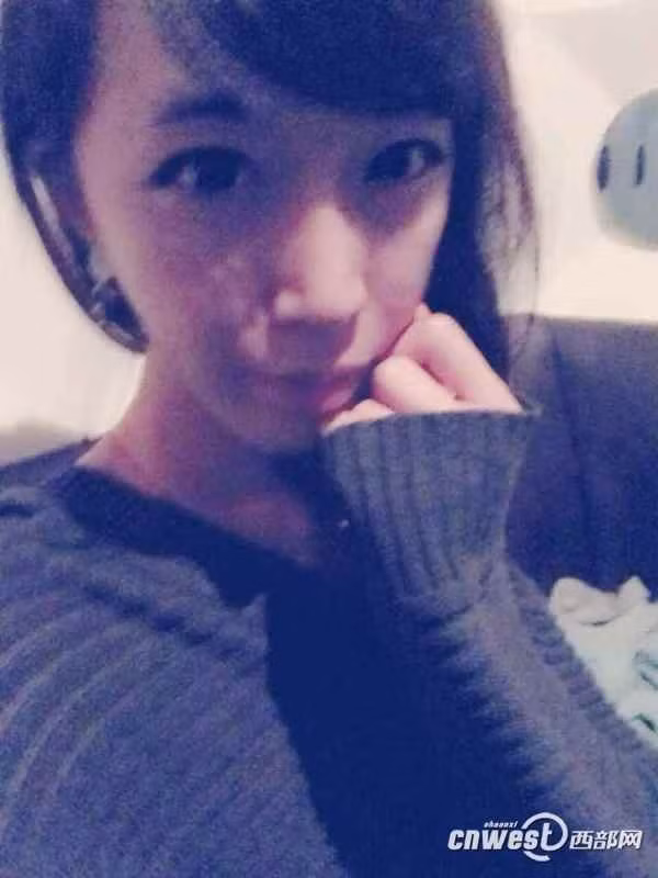 Chàng sinh viên nói thêm: "Dù sao, tôi hy vọng những năm tháng học đại học của tất cả mọi người đều sẽ không phải hối tiếc, hãy phấn đấu để trở thành người mà bạn muốn trở thành".