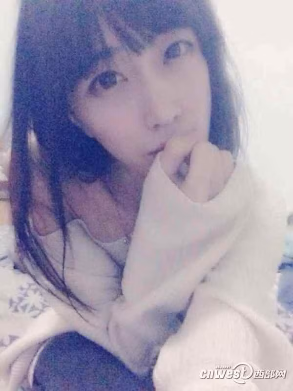 Anh chàng thẳng thắn nói với các phóng viên rằng, anh thích trang phục của mình, anh luôn tự tin xuất hiện trong bộ dạng một cô gái trẻ đẹp trước đám đông và anh không quan tâm người khác nghĩ gì, không việc gì phải xấu hổ khi cố gắng để trở thành người mà họ muốn.