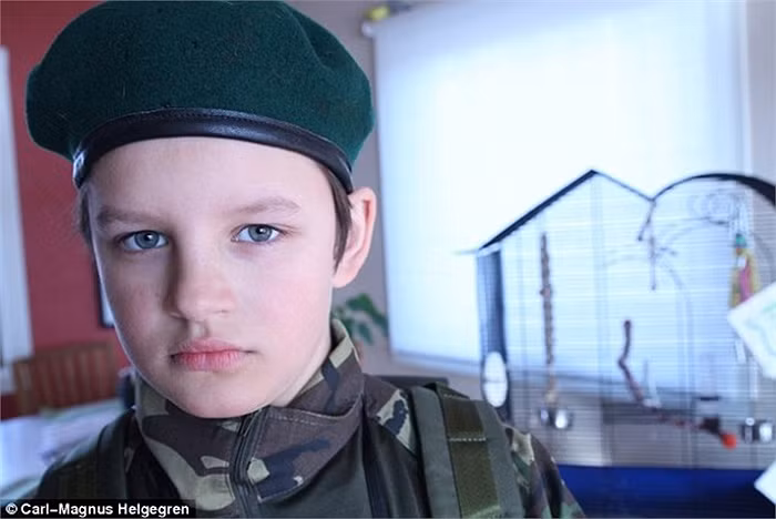 Người cha đánh cược với 2 cậu con trai là nếu chấp nhận đến các vùng chiến sự, khi về nhà sẽ được chơi bất kỳ game nào tùy thích.