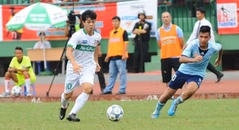 Nhưng đa phần các cầu thủ trong U19 Việt Nam thuộc lò đào tạo HAGL Arsenal JMG đã không phải buồn lâu.