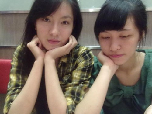 Những lúc rảnh rỗi Ngọc thường đi chơi, xem phim, ngồi nhâm nhi cafe cùng với bạn bè để tâm sự, sẻ chia, giải tỏa những áp lực trong cuộc sống.