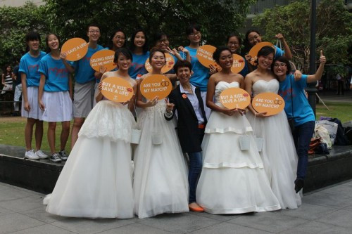 Hoạt động này của các cô gái đã thành công và thu hút sự chú ý của dư luận.