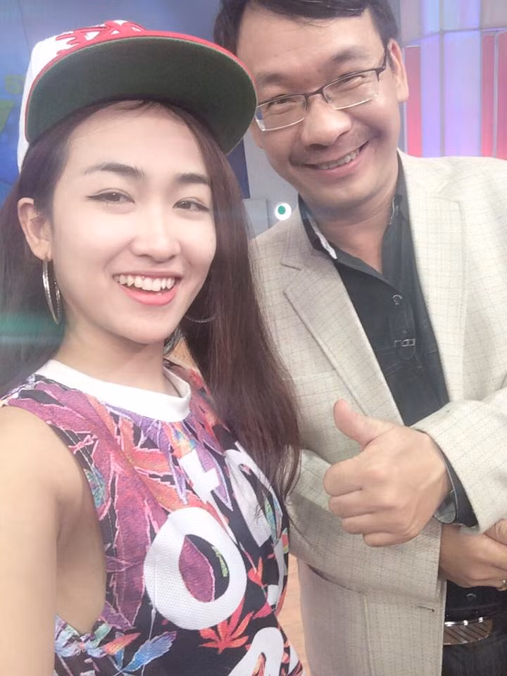 Hiện tại ngoài việc là DJ tại các quán bar, Trang Moon cũng đang làm DJ cho chương trình truyền hình thực tế "Bữa trưa vui vẻ" của VTV.