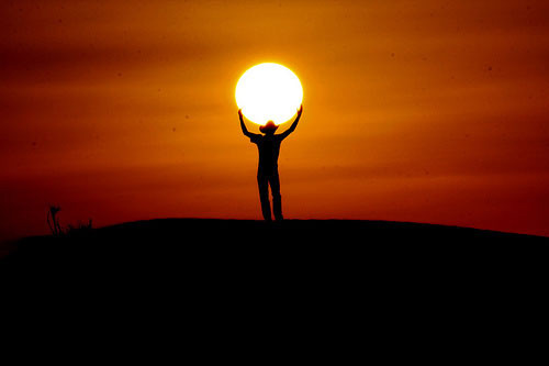 Ôm cả vầng trăng.