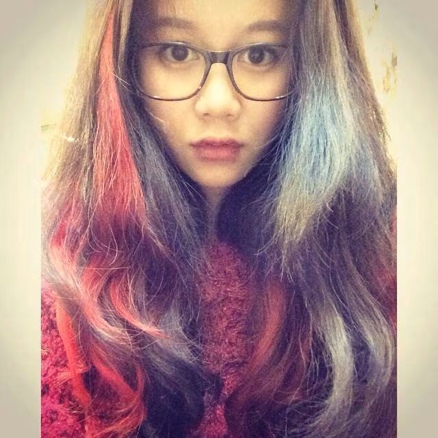 Khi đã chán với kiểu tóc ngắn, An Nguy chuyển qua với kiểu tóc dài nhuộm highlight cũng rất thu hút sự chú ý của các fan và đã nhận được gần 100 ngàn like.