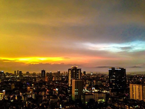 Các đám mây có màu sắc rất đẹp mắt.