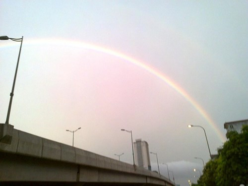 Không chỉ ở Hà Nội, cầu vồng còn xuất hiện tại rất nhiều nơi ở miền Bắc.