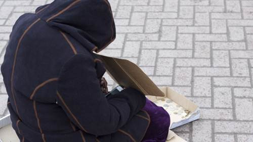 Bức ảnh gây xôn xao dư luận và gây ra nhiều tranh cãi.