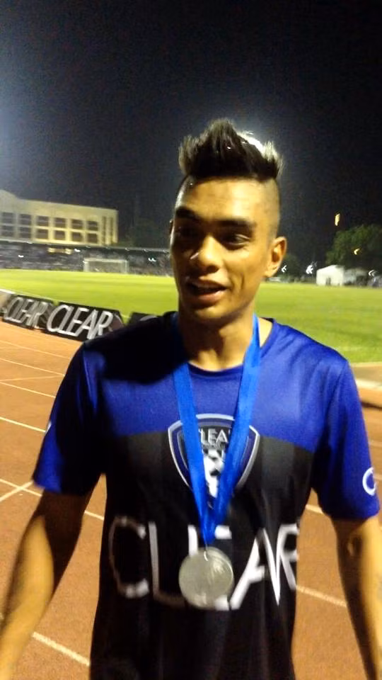 Hậu vệ trái Simone Rota (Philippines): Là cầu thủ có tốc độ và thể hình, Rota đã thi đấu rất ấn tượng cùng ĐT Philippines tại vòng bảng AFF cup 2014.