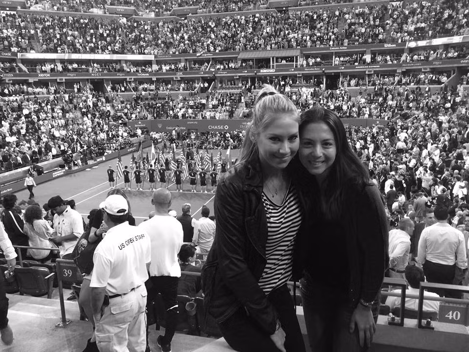 Kournikova thành công với nội dung đánh đôi. Và người đánh đôi ăn ý nhất với cô là Martina Hingis.