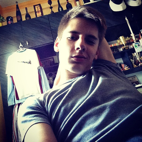 Khi những hình ảnh đời thường của Patrick được cư dân mạng lan truyền tạo ra cơn sốt. Tài khoản Instagram của anh chàng tăng đột biến số người theo dõi, những hình ảnh của Patrick cũng nhận được lượt like và share tăng theo cấp số nhân.