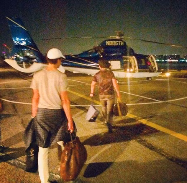 Trở về trường sau cuộc ăn chơi bằng máy bay riêng.