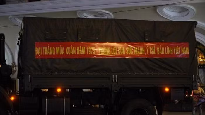 Bo doi xuyen dem trien khai tran dia phao le cho ngay 30/4-Hinh-5