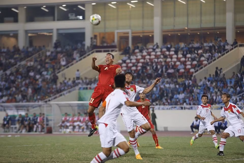 Anh Đức chưa thể hiện được nhiều trong trận đấu gặp Lào. Ảnh: TTVN.