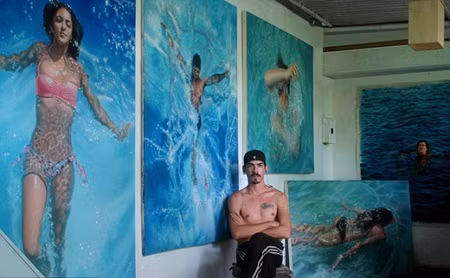 Thủa đầu tiên, sau khi thực hiện xong bức tranh Gustavo đã đưa nó lên Instagram và đã nhận được phản hồi rất tốt. Ngay sau đó, danh tiếng của Gustavo đã vượt ra khỏi lãnh thổ Venezuela.