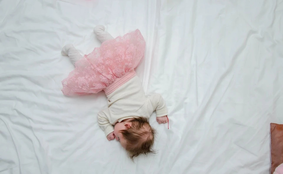 Dai Loan: Em be tu vong vi bi ep deo khau trang