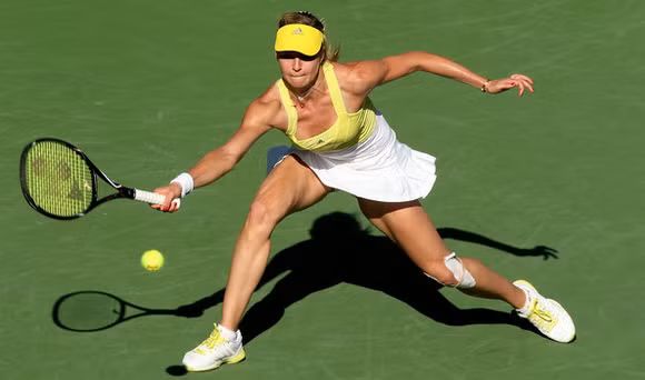 Nhưng ngay sau đó Kirilenko liên tục bị hành hạ bởi chấn thương và có thời gian tưởng chừng như cô phải dừng sự nghiệp thi đấu quần vợt của mình.