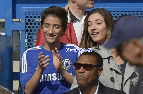 Được ông bố truyền cho tình yêu bóng đá. Ngoài giờ học, Matilde dành thời gian để đến sân xem bóng đá.